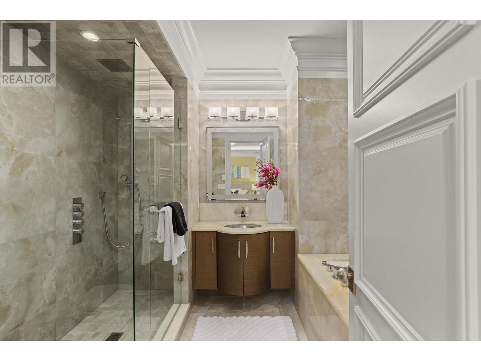 Listing Picture 19 of 38 : 4311 PINE CRESCENT, Vancouver / 溫哥華 - 魯藝地產 Yvonne Lu Group - MLS Medallion Club Member