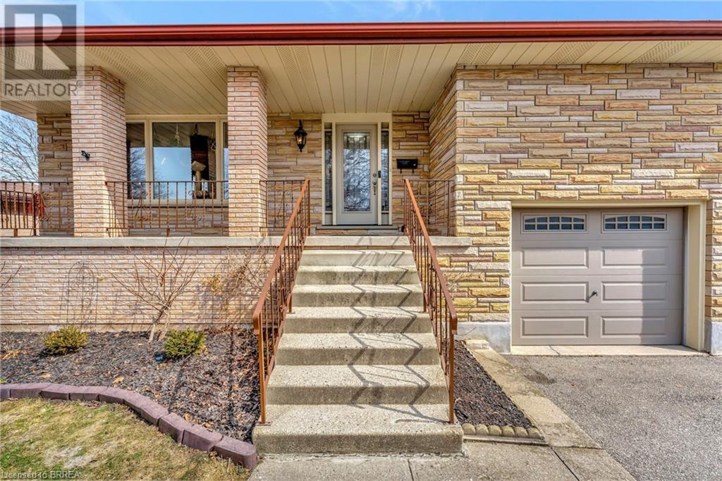 Property at 18 SPRUCEHILL Drive image 4