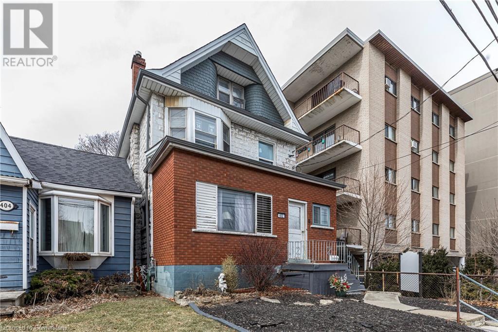 Property at 402 DUNDURN Street S image 2