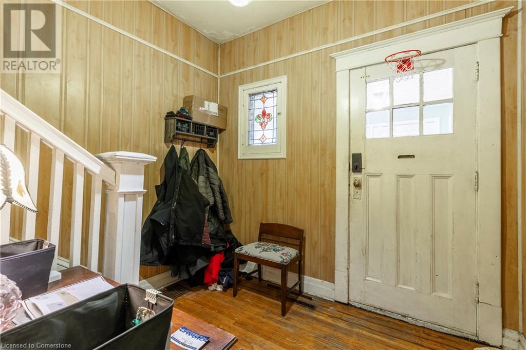 Property at 402 DUNDURN Street S image 5