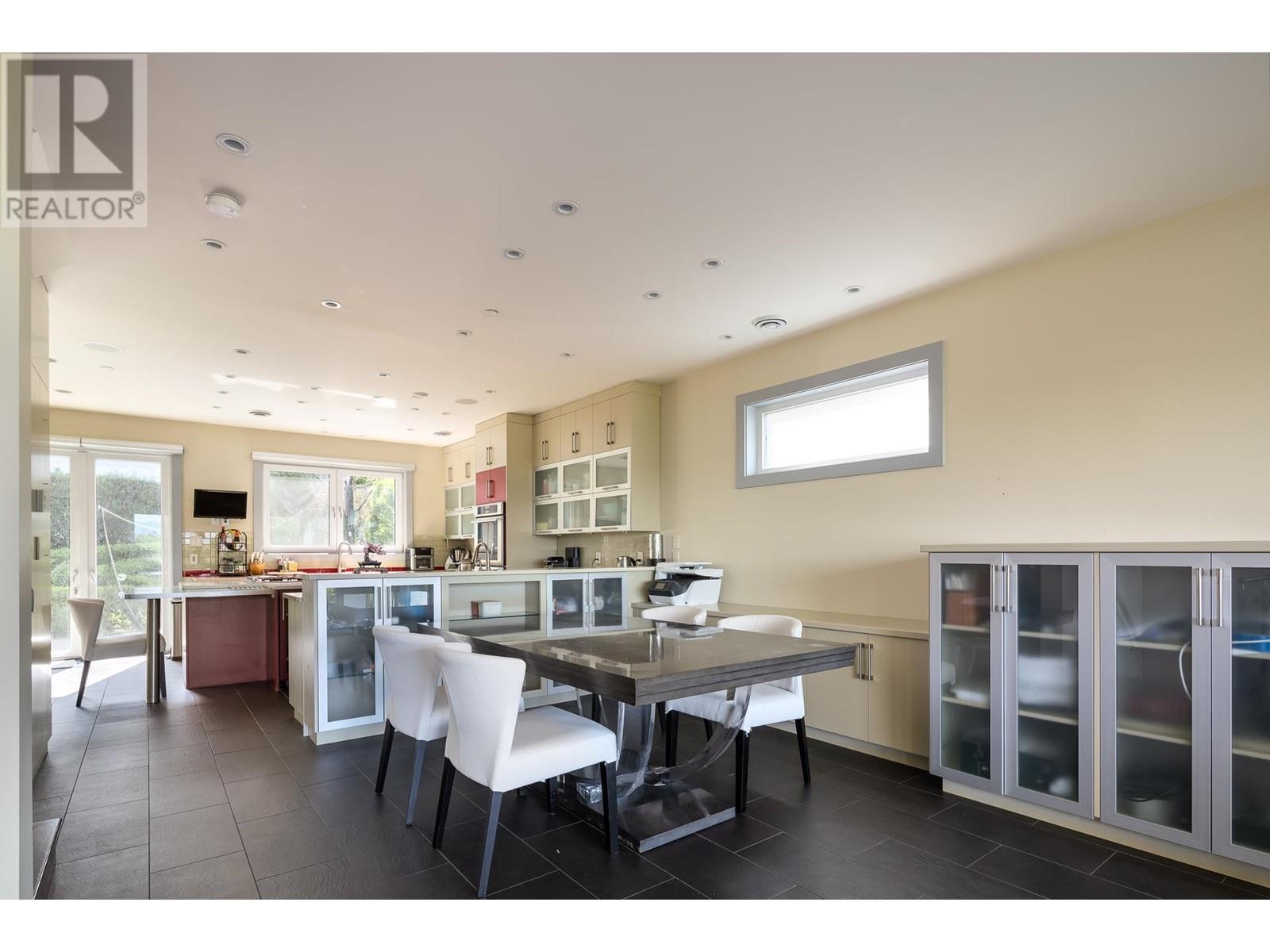 4371 Puget Drive, Vancouver, British Columbia  V6L 2V7 - Photo 3 - R2978428