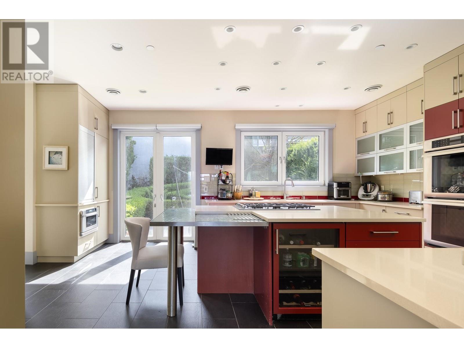 4371 Puget Drive, Vancouver, British Columbia  V6L 2V7 - Photo 4 - R2978428