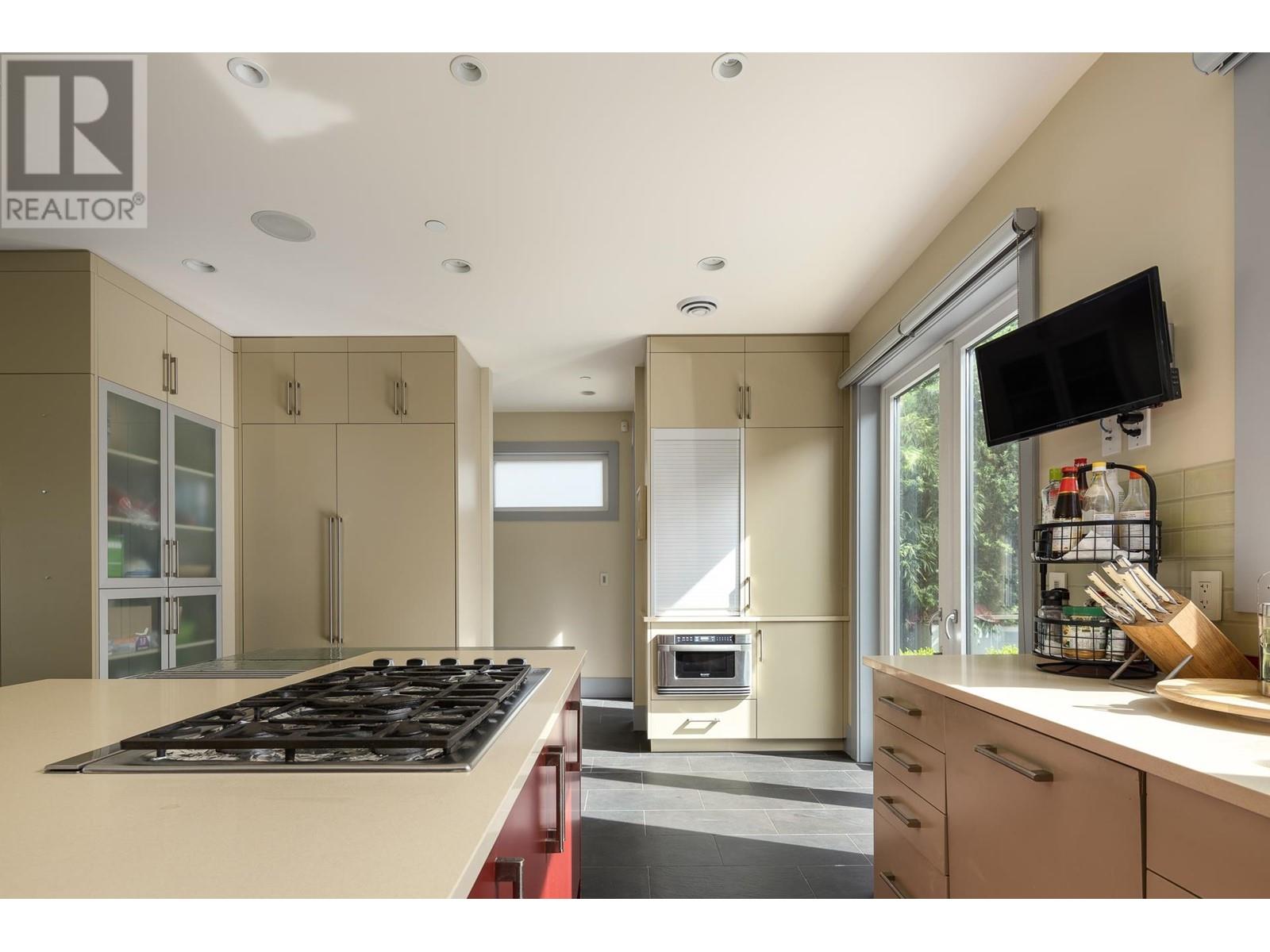 4371 Puget Drive, Vancouver, British Columbia  V6L 2V7 - Photo 5 - R2978428