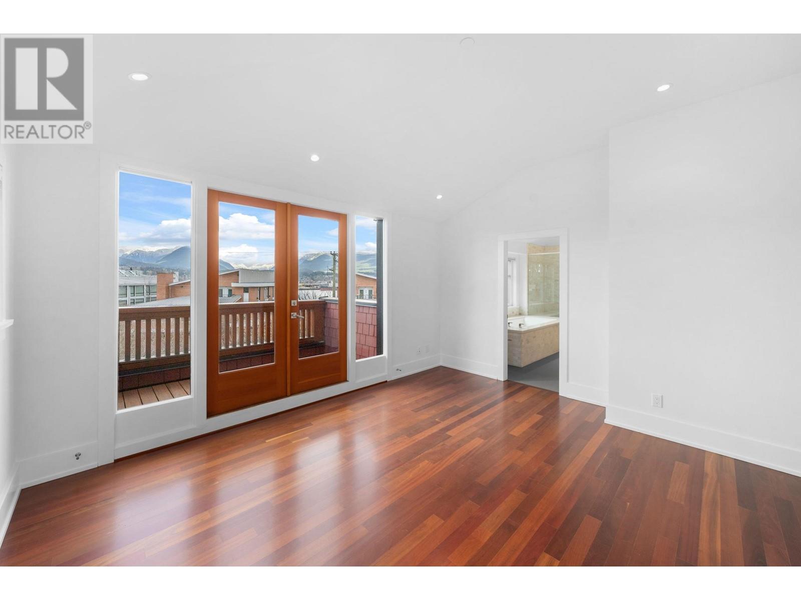 Listing Picture 17 of 40 : 2912 YALE STREET, Vancouver / 溫哥華 - 魯藝地產 Yvonne Lu Group - MLS Medallion Club Member