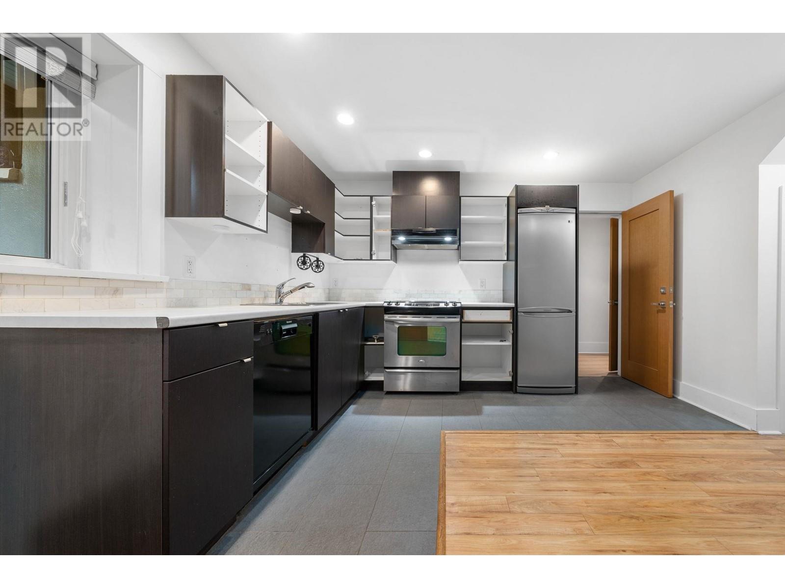 Listing Picture 27 of 40 : 2912 YALE STREET, Vancouver / 溫哥華 - 魯藝地產 Yvonne Lu Group - MLS Medallion Club Member