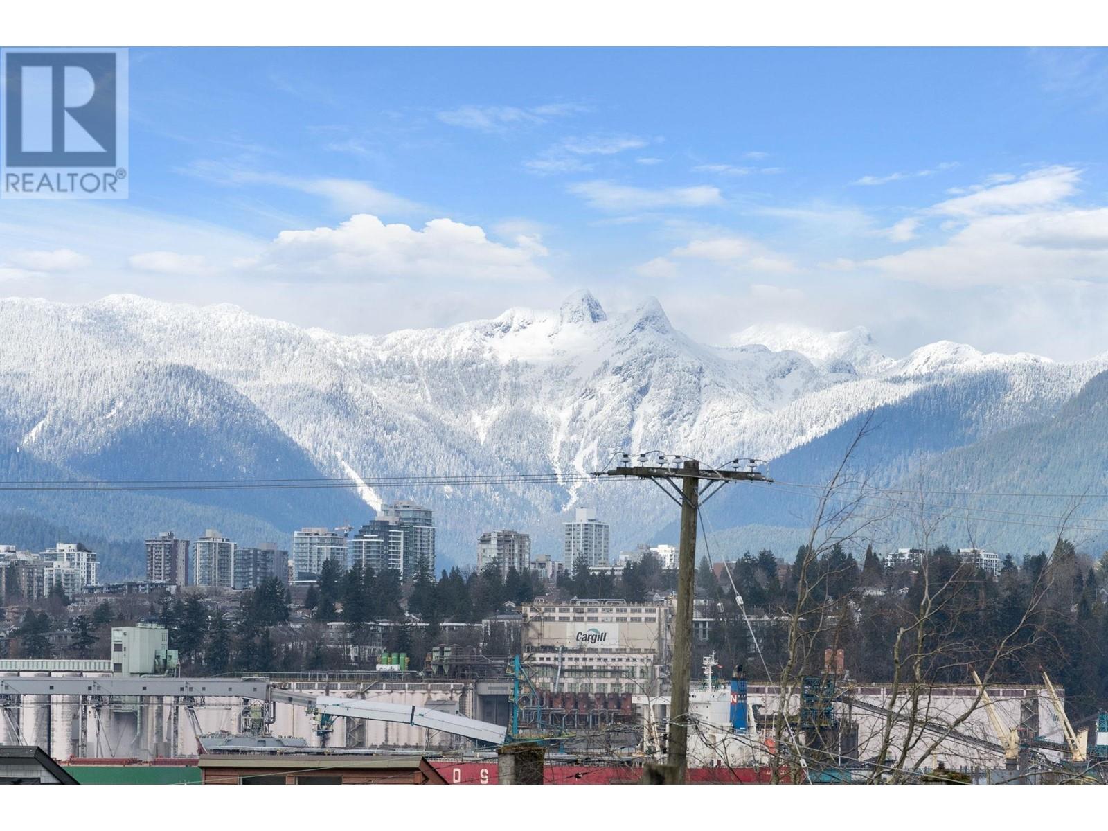Listing Picture 3 of 40 : 2912 YALE STREET, Vancouver / 溫哥華 - 魯藝地產 Yvonne Lu Group - MLS Medallion Club Member