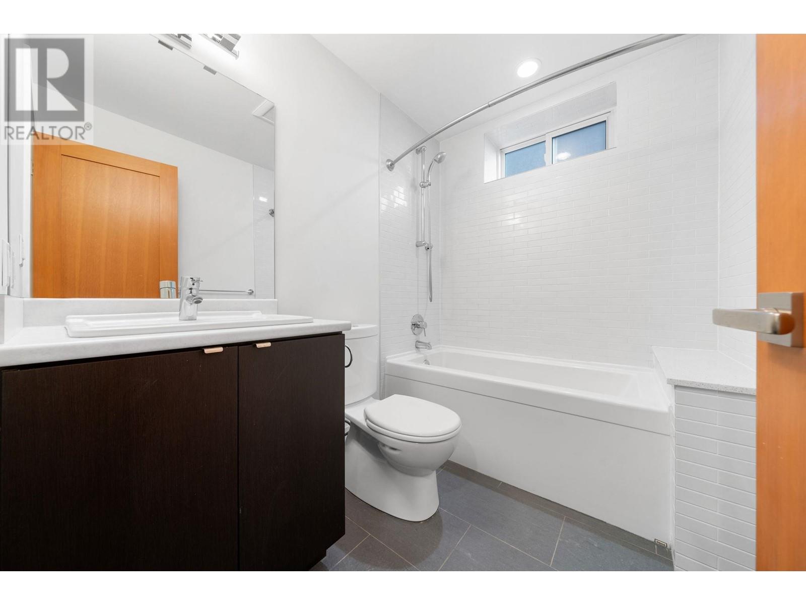Listing Picture 33 of 40 : 2912 YALE STREET, Vancouver / 溫哥華 - 魯藝地產 Yvonne Lu Group - MLS Medallion Club Member