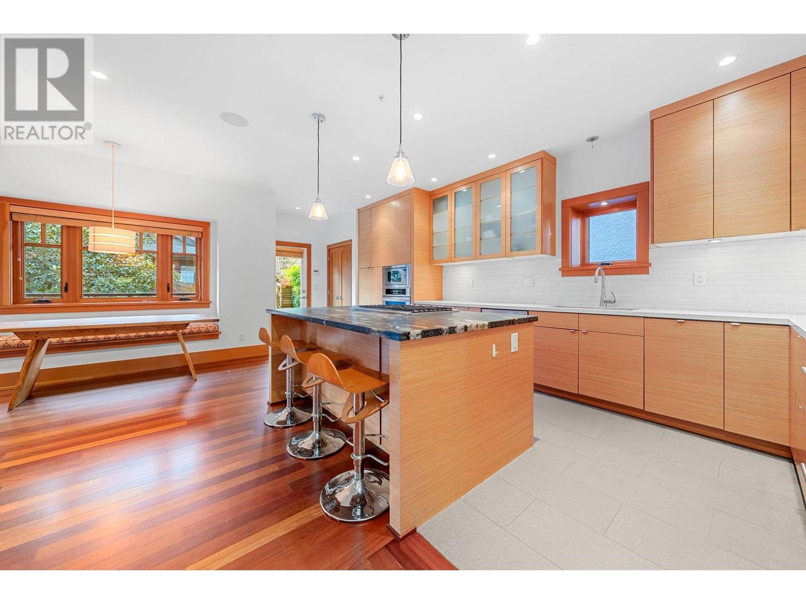 Listing Picture 5 of 40 : 2912 YALE STREET, Vancouver / 溫哥華 - 魯藝地產 Yvonne Lu Group - MLS Medallion Club Member