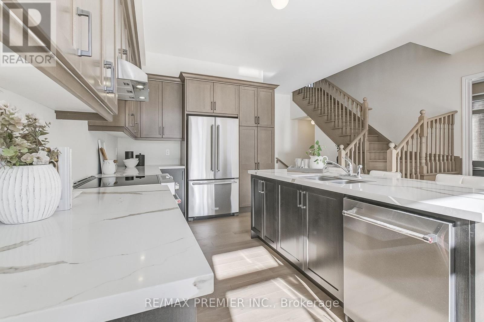 207 Fallharvest Way, Whitchurch-Stouffville, Ontario  L4A 5C2 - Photo 16 - N12023714