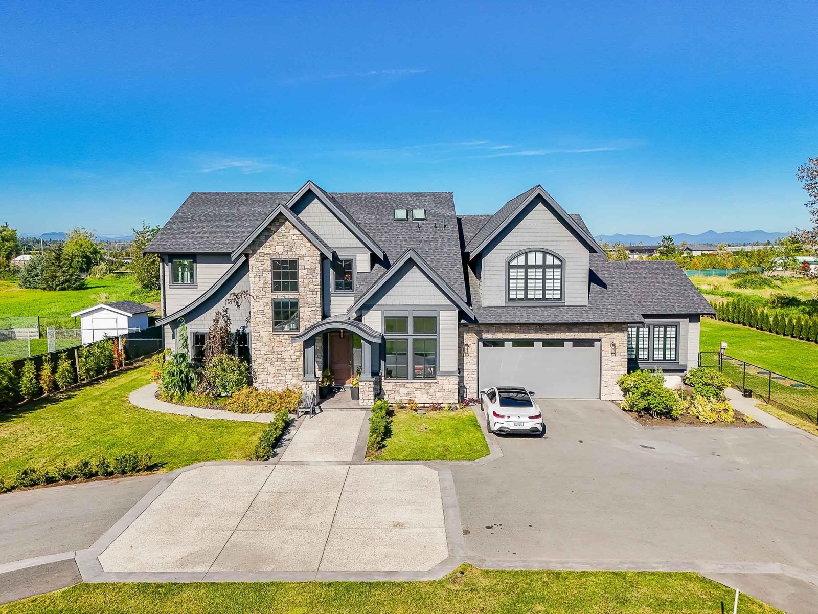 21363 64 Avenue, Langley, British Columbia  V2Y 1M4 - Photo 2 - R2978391
