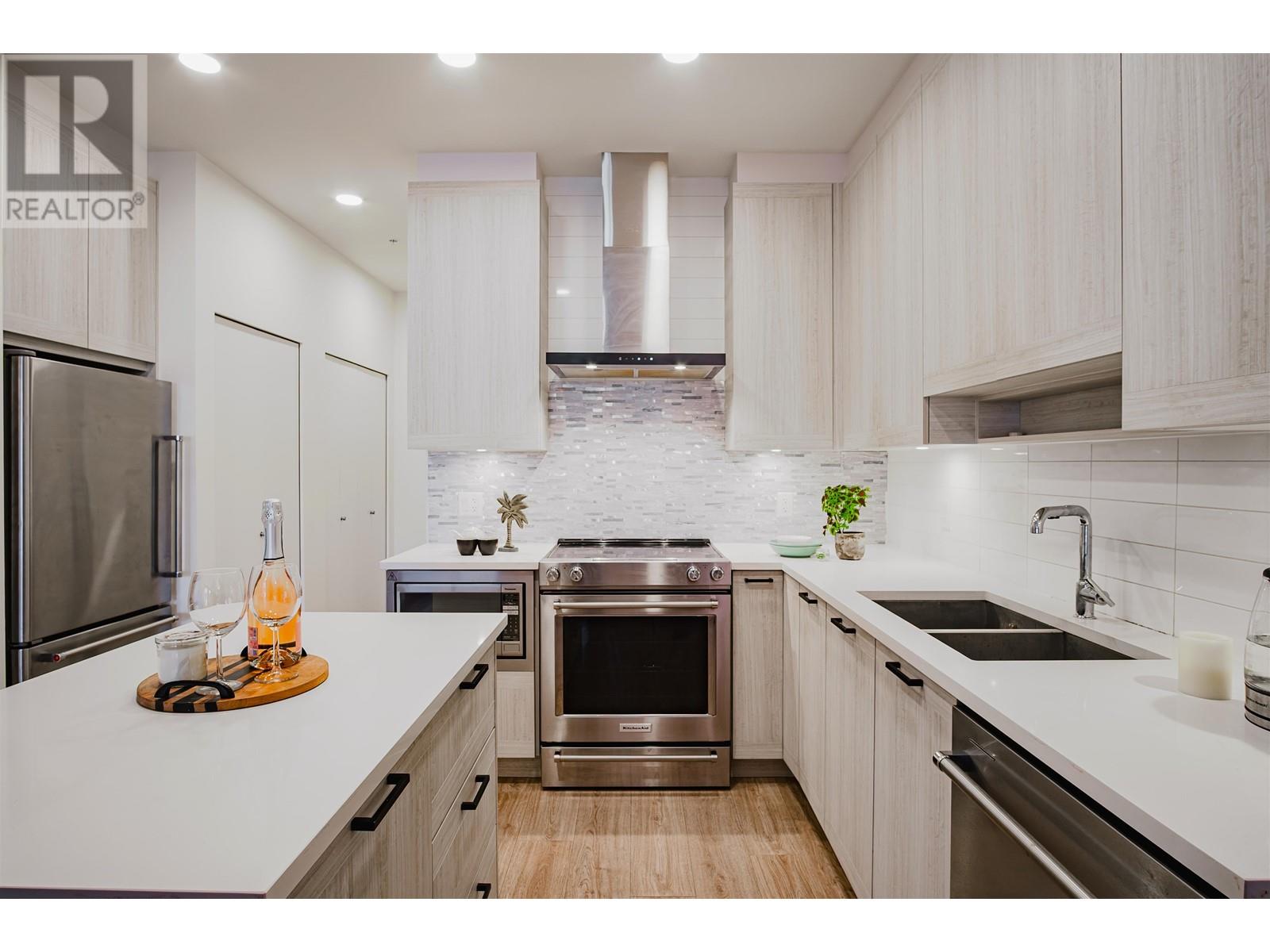 320 7133 14th Avenue, Burnaby, British Columbia  V3N 0H5 - Photo 7 - R2978257
