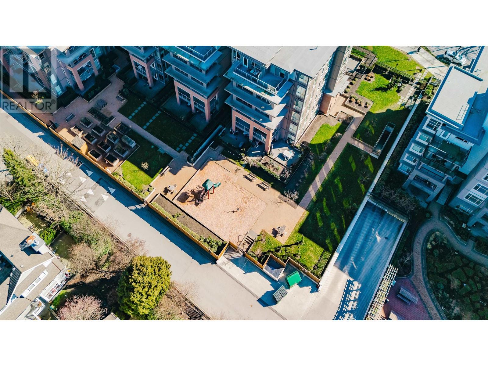 320 7133 14th Avenue, Burnaby, British Columbia  V3N 0H5 - Photo 29 - R2978257