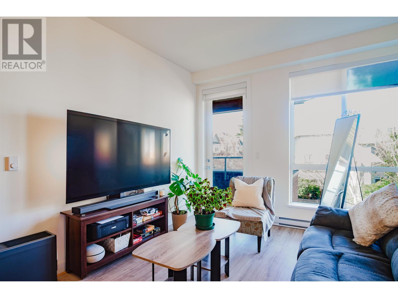 320 7133 14th Avenue, Burnaby, British Columbia  V3N 0H5 - Photo 10 - R2978257