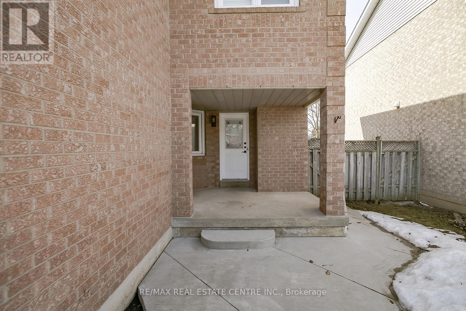 7214 Aspen Avenue, Mississauga, Ontario  L5N 5N8 - Photo 2 - W12023673