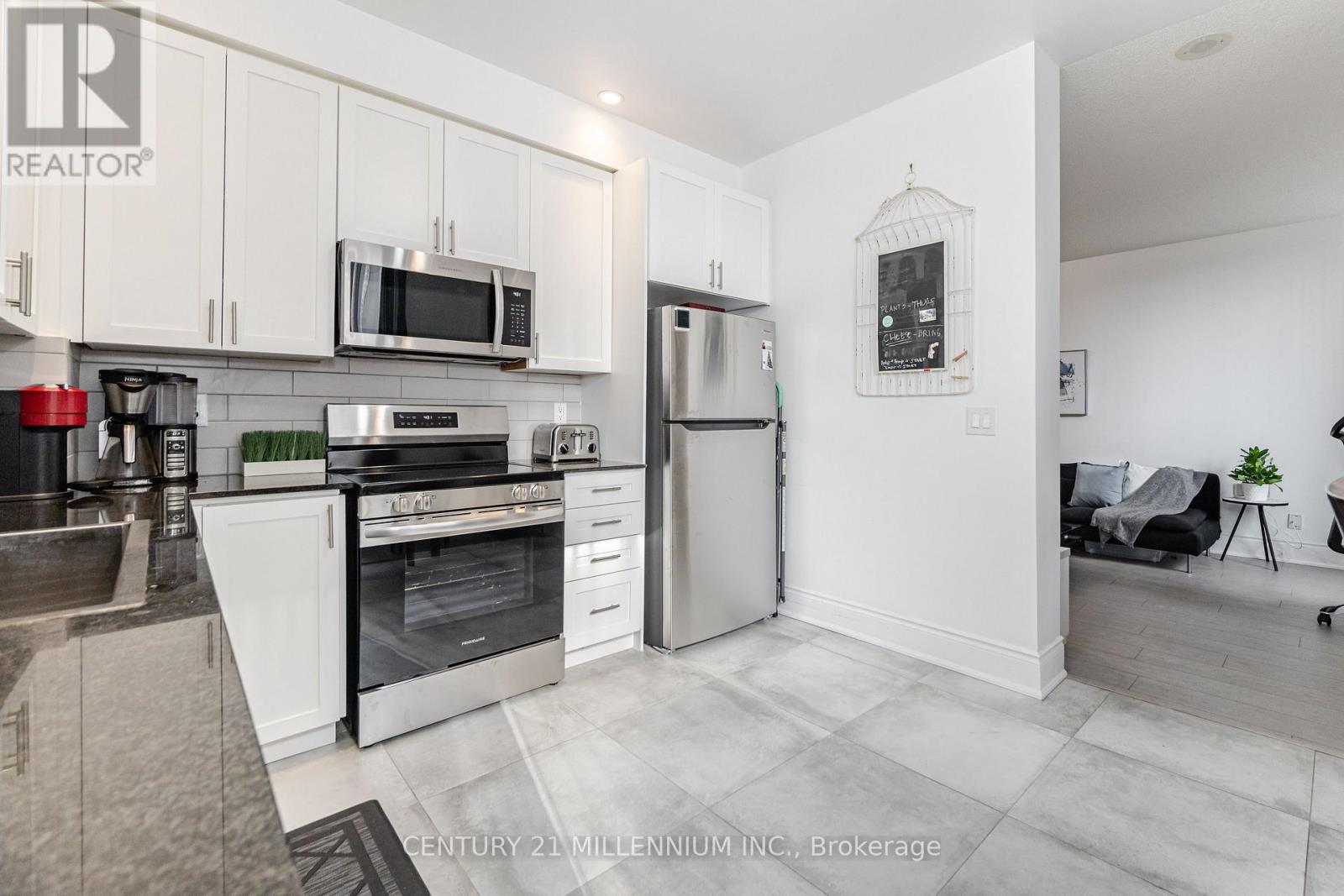 118 - 5233 Dundas Street W, Toronto, Ontario  M9B 6M1 - Photo 5 - W12023675