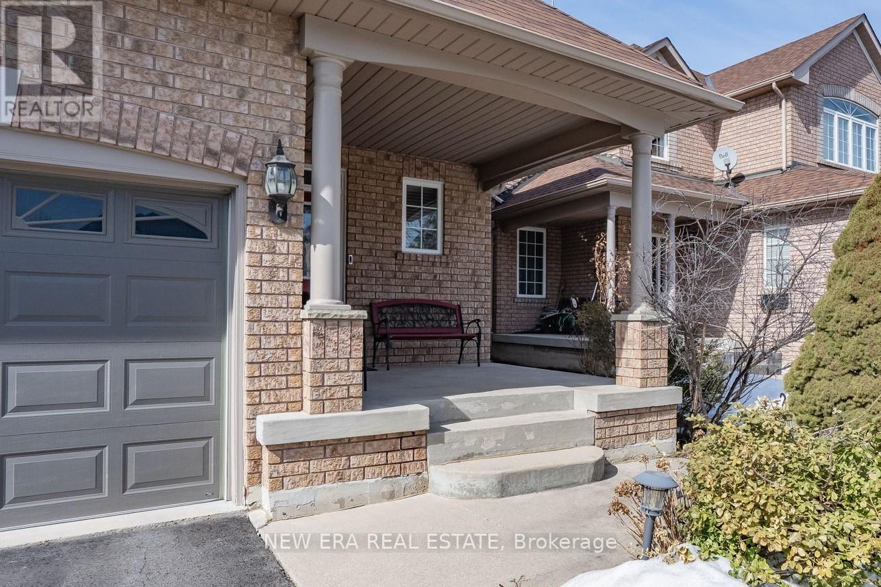 4 Ash Court, Brampton, Ontario  L7A 1L5 - Photo 2 - W12023683