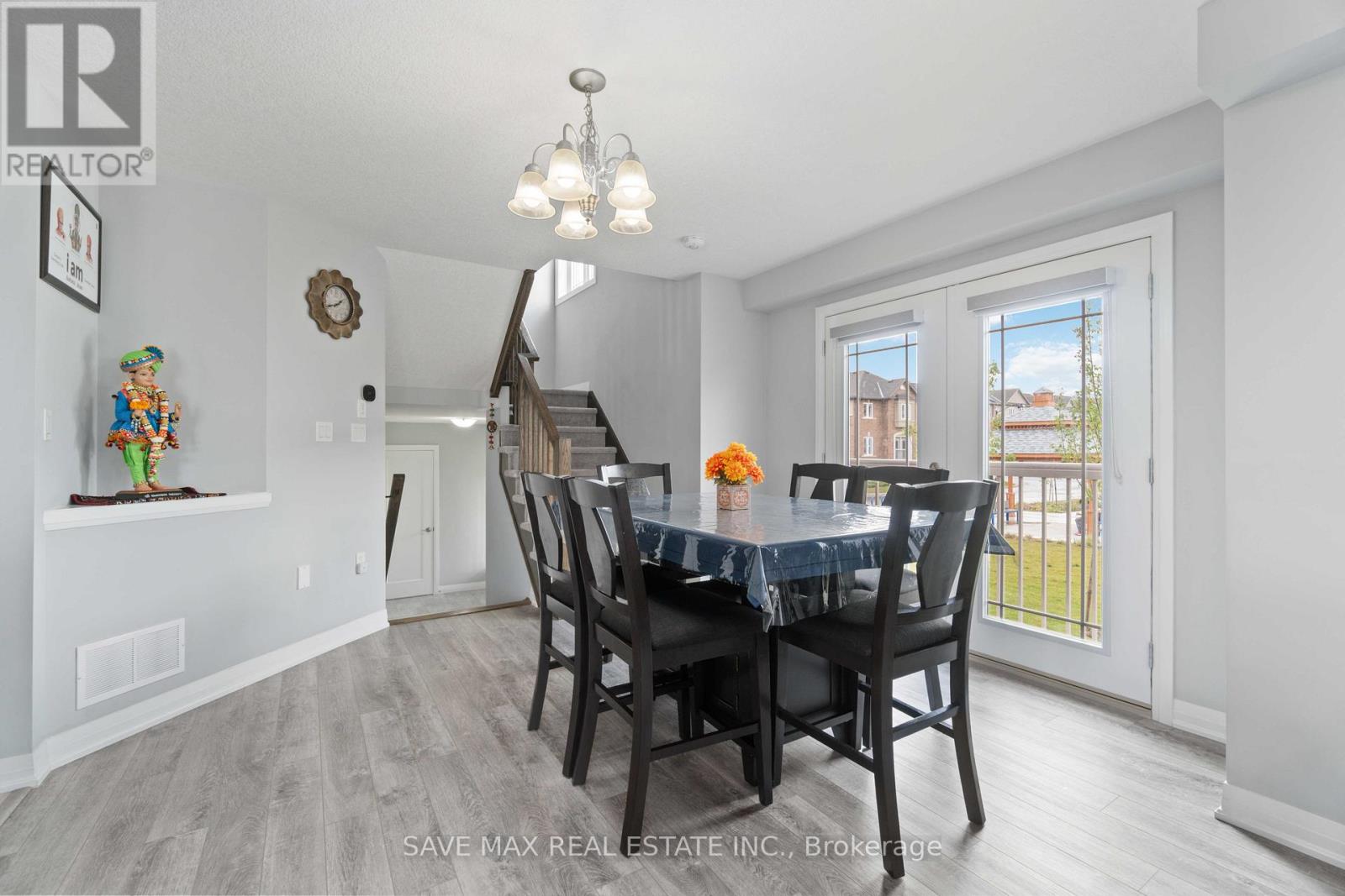 126 Laguna Village Crescent, Hamilton (Hannon), Ontario  L0R 1P0 - Photo 9 - X12023686