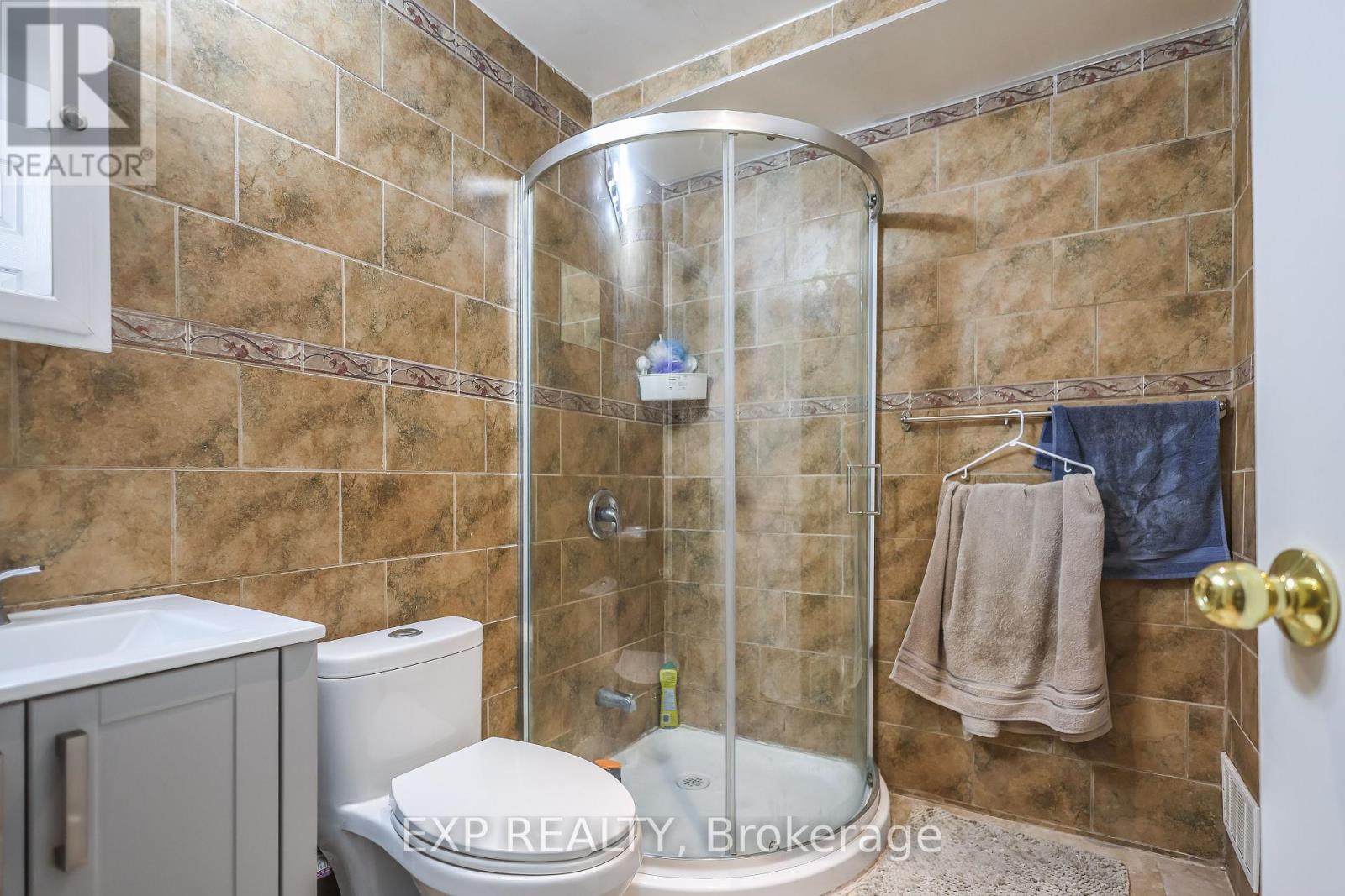 70 Massena Drive, Hamilton, Ontario  L9B 2J3 - Photo 28 - X12023757