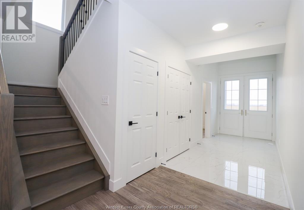 Property at 2588 MAYFAIR image 4