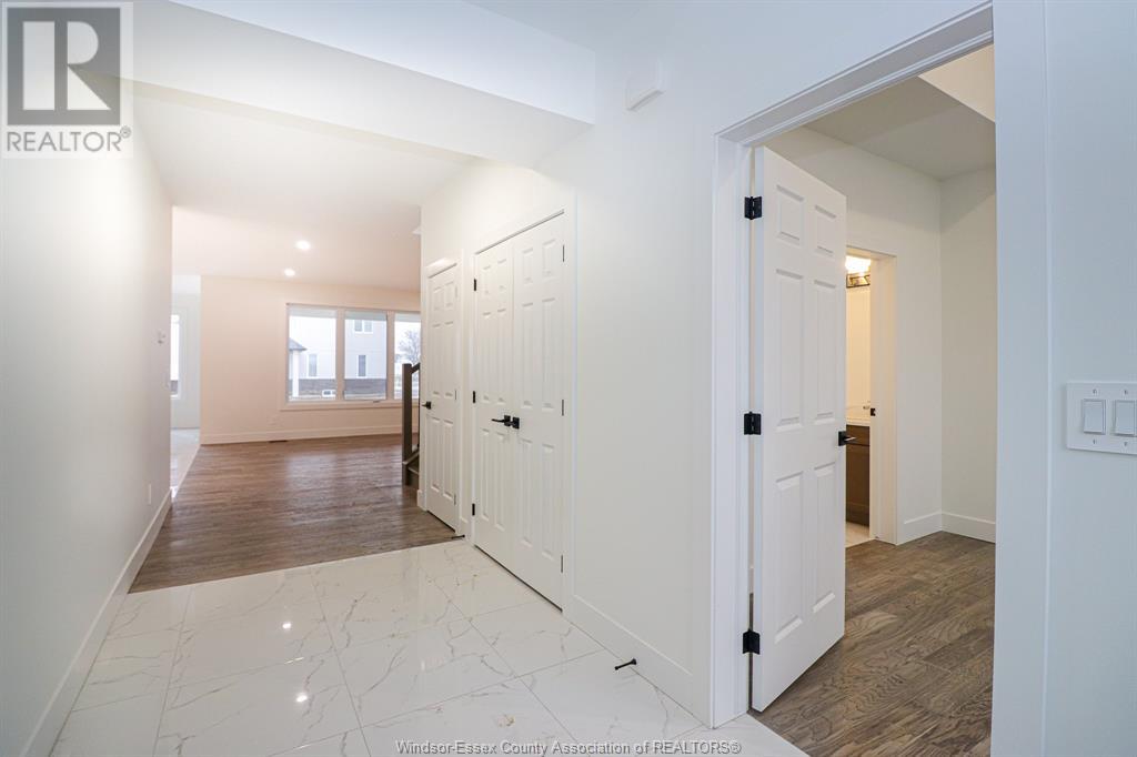 Property at 2588 MAYFAIR image 2