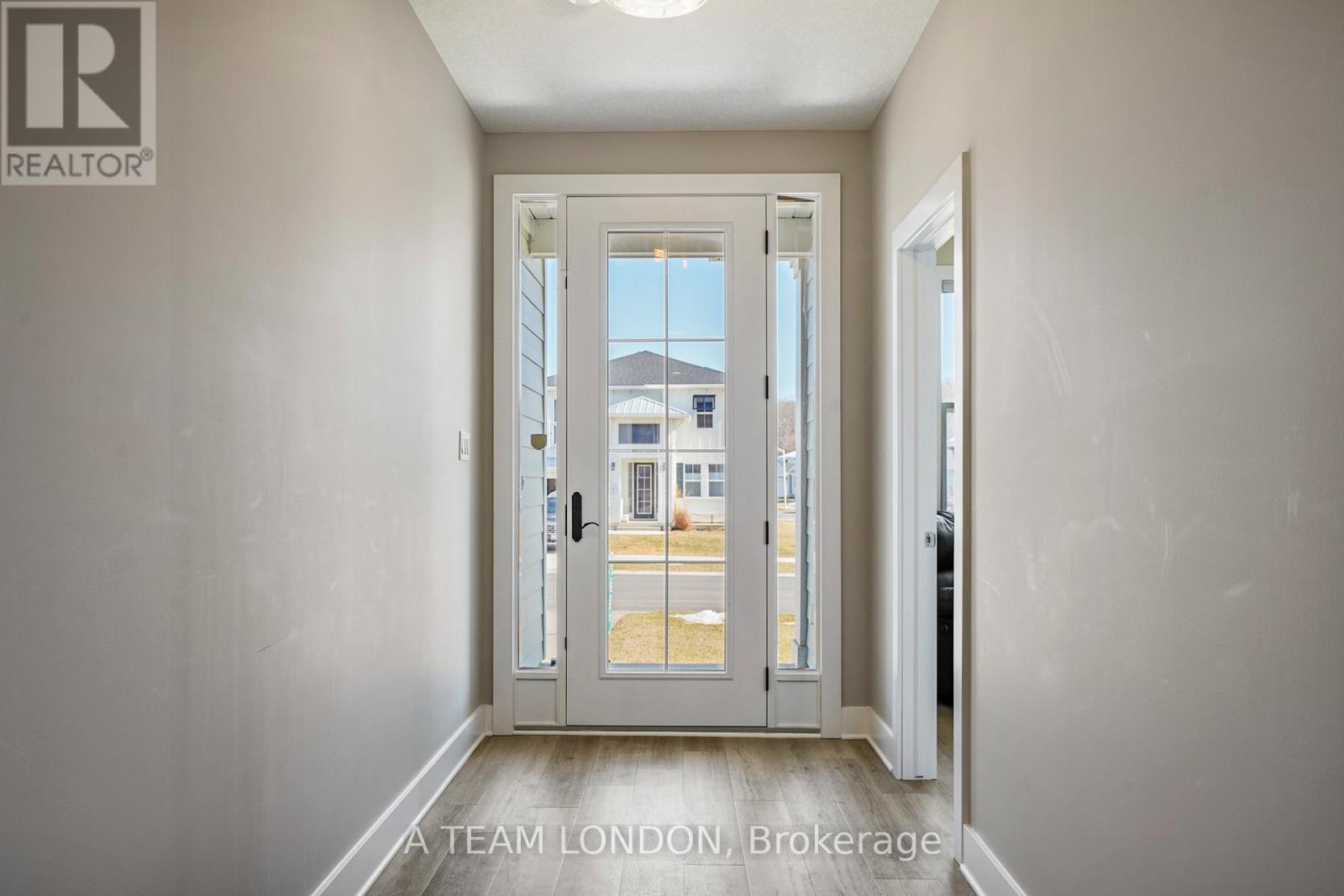 421 Breakwater Boulevard, Central Elgin, Ontario  N5L 1C5 - Photo 3 - X12023818