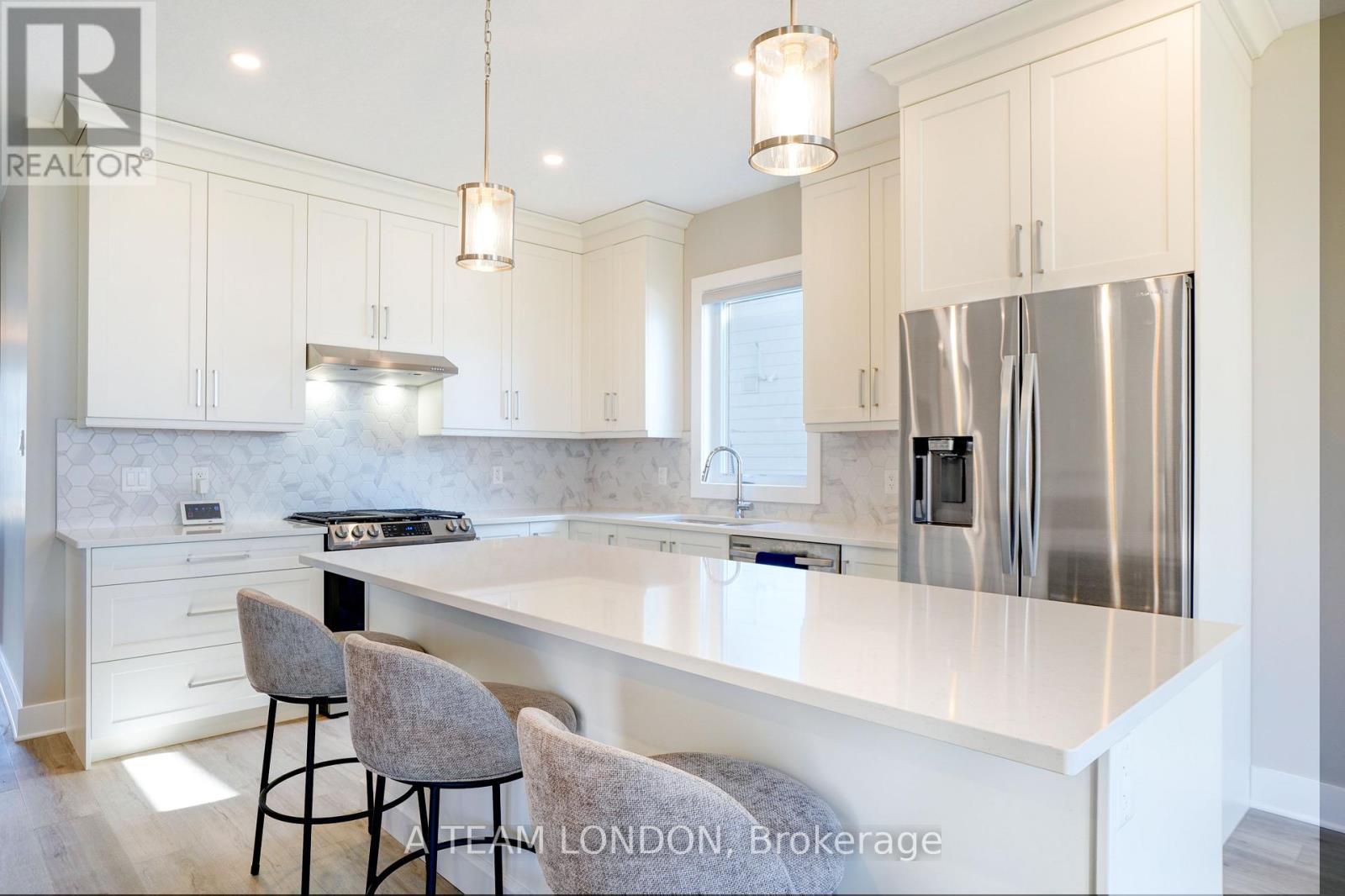 421 Breakwater Boulevard, Central Elgin, Ontario  N5L 1C5 - Photo 4 - X12023818