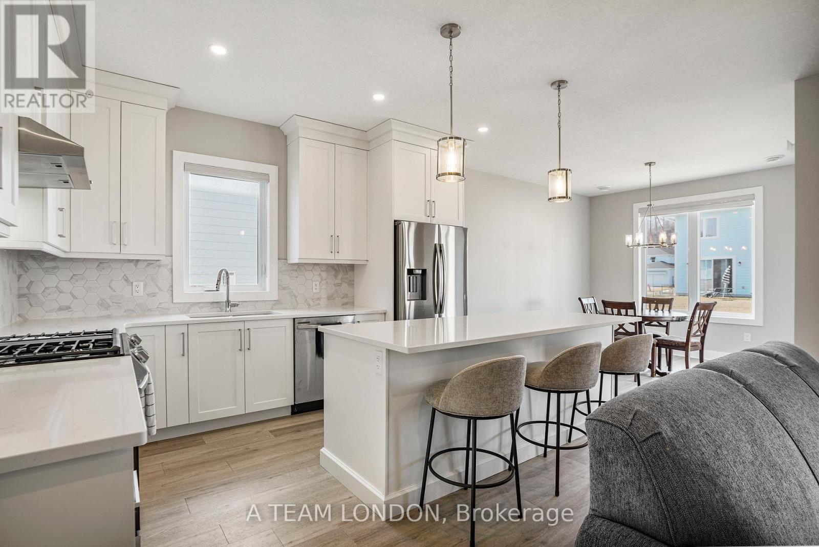 421 Breakwater Boulevard, Central Elgin, Ontario  N5L 1C5 - Photo 5 - X12023818