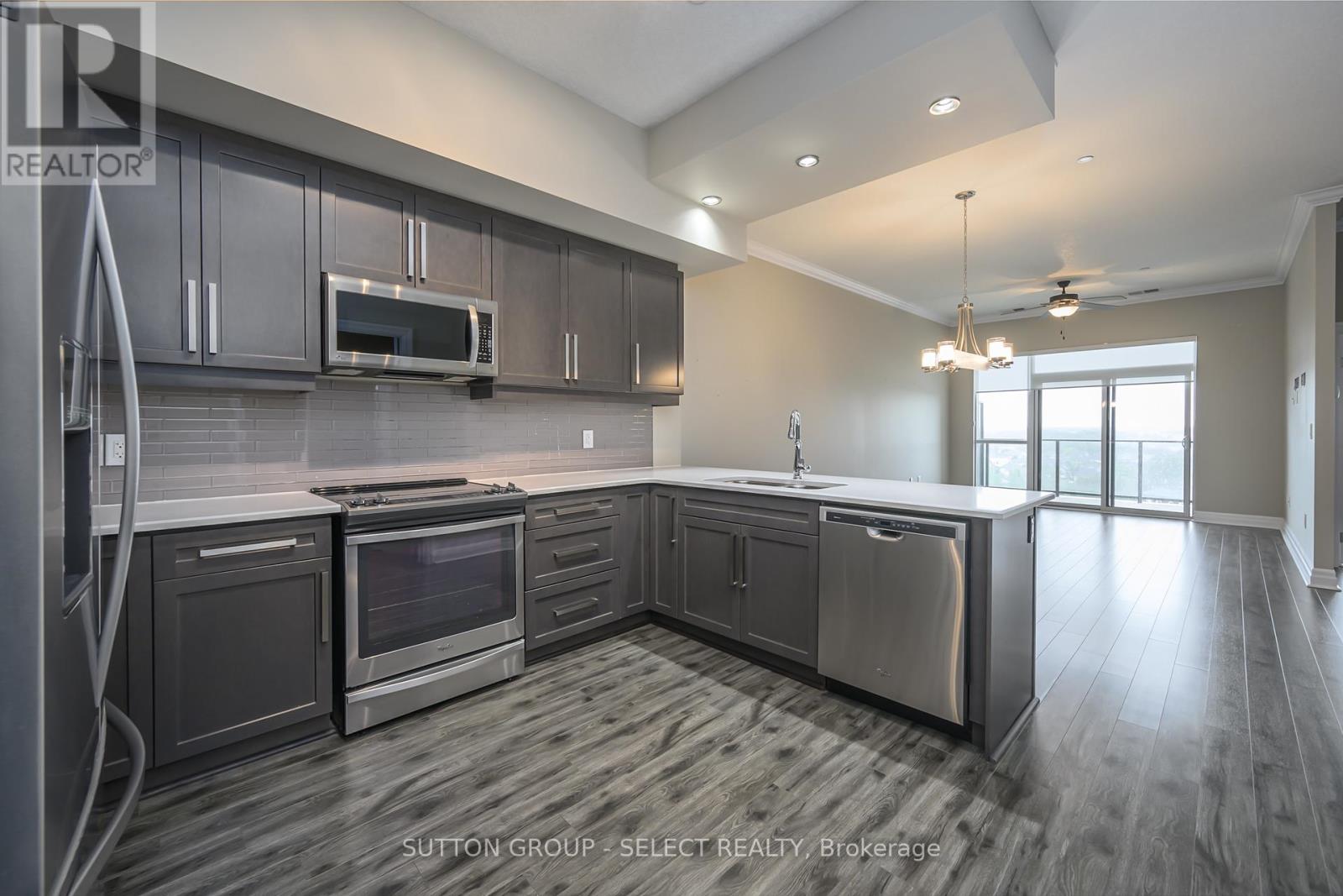 Property at 1110 - 240 VILLAGEWALK BOULEVARD image 5