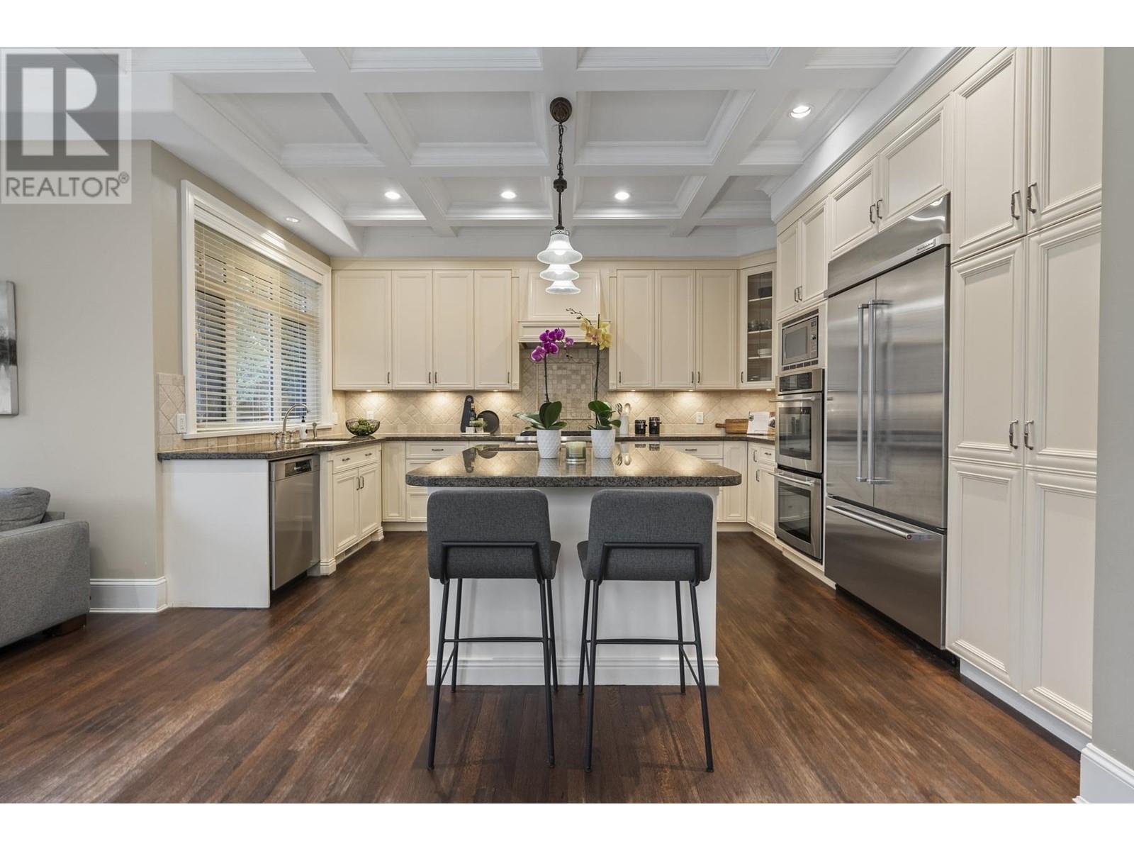 Listing Picture 11 of 40 : 2055 W 53RD AVENUE, Vancouver / 溫哥華 - 魯藝地產 Yvonne Lu Group - MLS Medallion Club Member