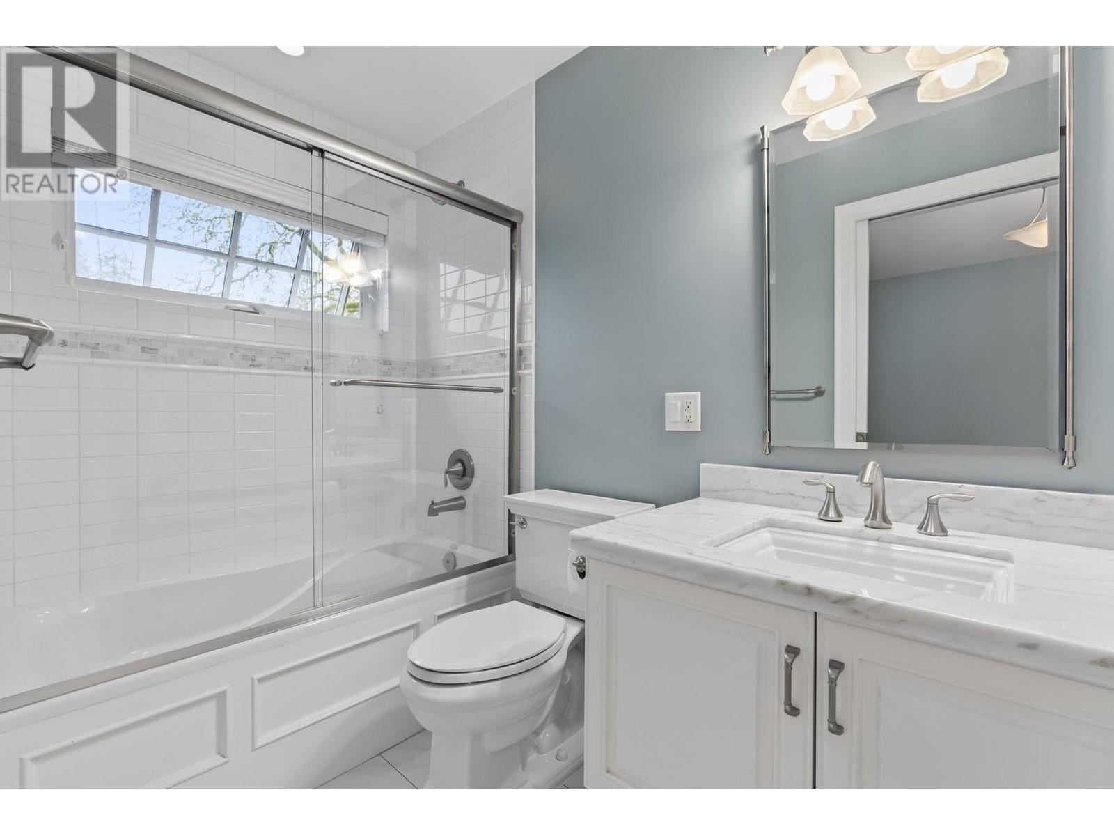 Listing Picture 29 of 40 : 2055 W 53RD AVENUE, Vancouver / 溫哥華 - 魯藝地產 Yvonne Lu Group - MLS Medallion Club Member