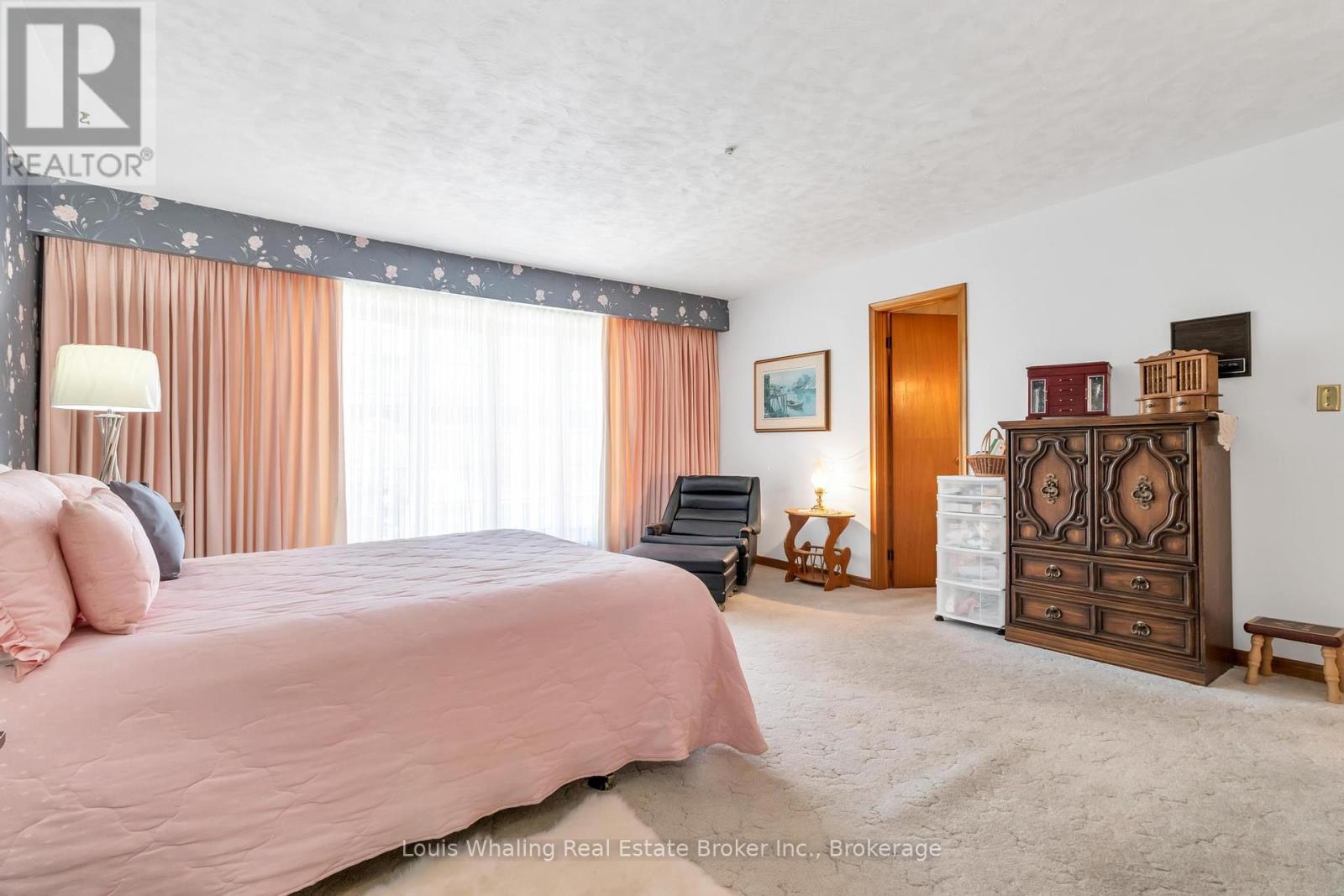 241 4th Avenue, Hanover, Ontario  N4N 2B6 - Photo 13 - X12023807