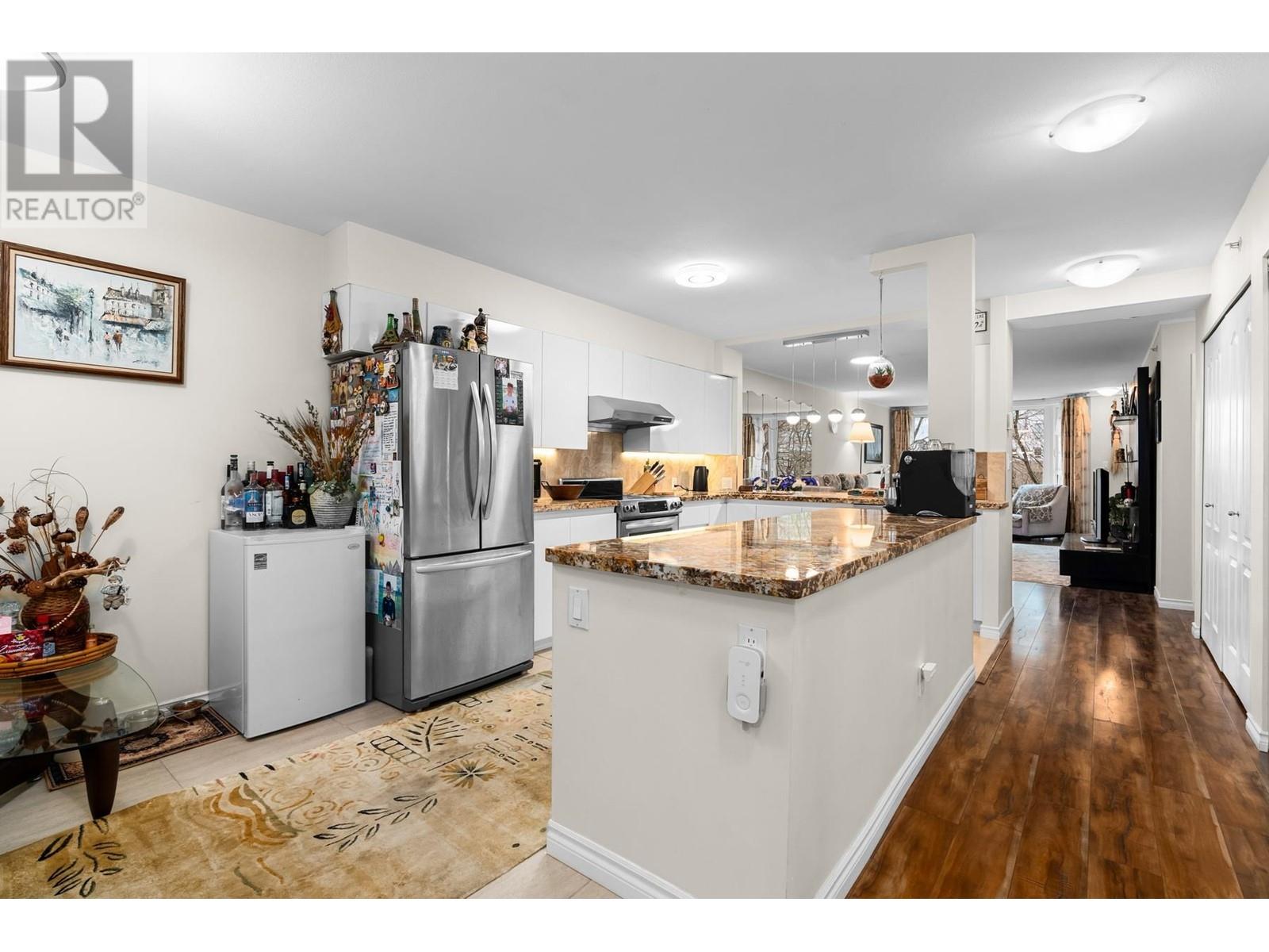 303 1488 Hornby Street, Vancouver, British Columbia  V6Z 1X3 - Photo 3 - R2978318