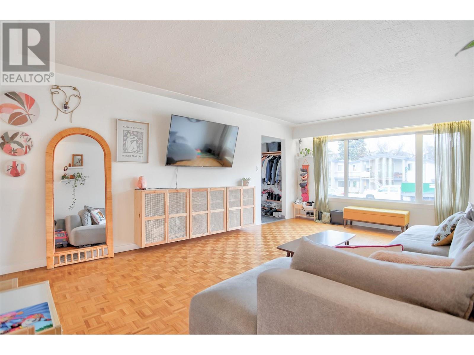 Property at 1251 Kelglen Crescent image 3