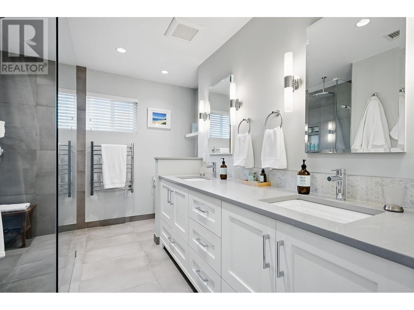 1116 Cartier Avenue, Coquitlam, British Columbia  V3K 2B9 - Photo 12 - R2977552