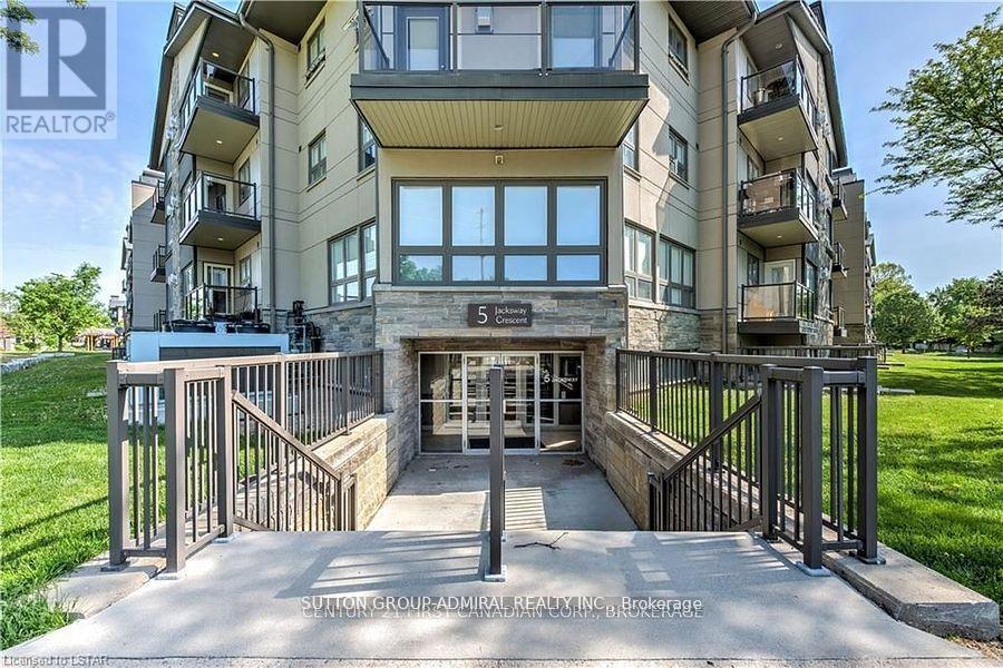 Property at 108 - 5 JACKSWAY CRESCENT image 4