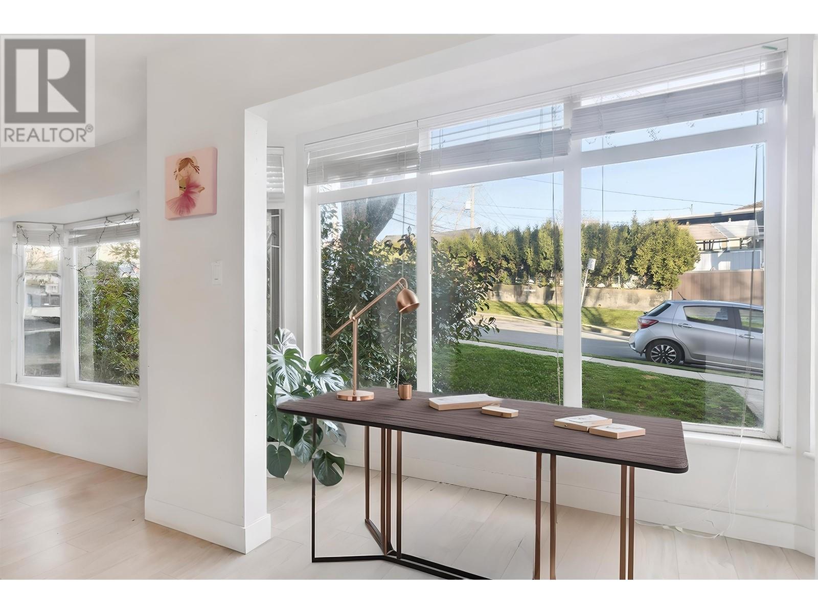 211 2677 E Broadway, Vancouver, British Columbia  V5M 1Y6 - Photo 2 - R2975761
