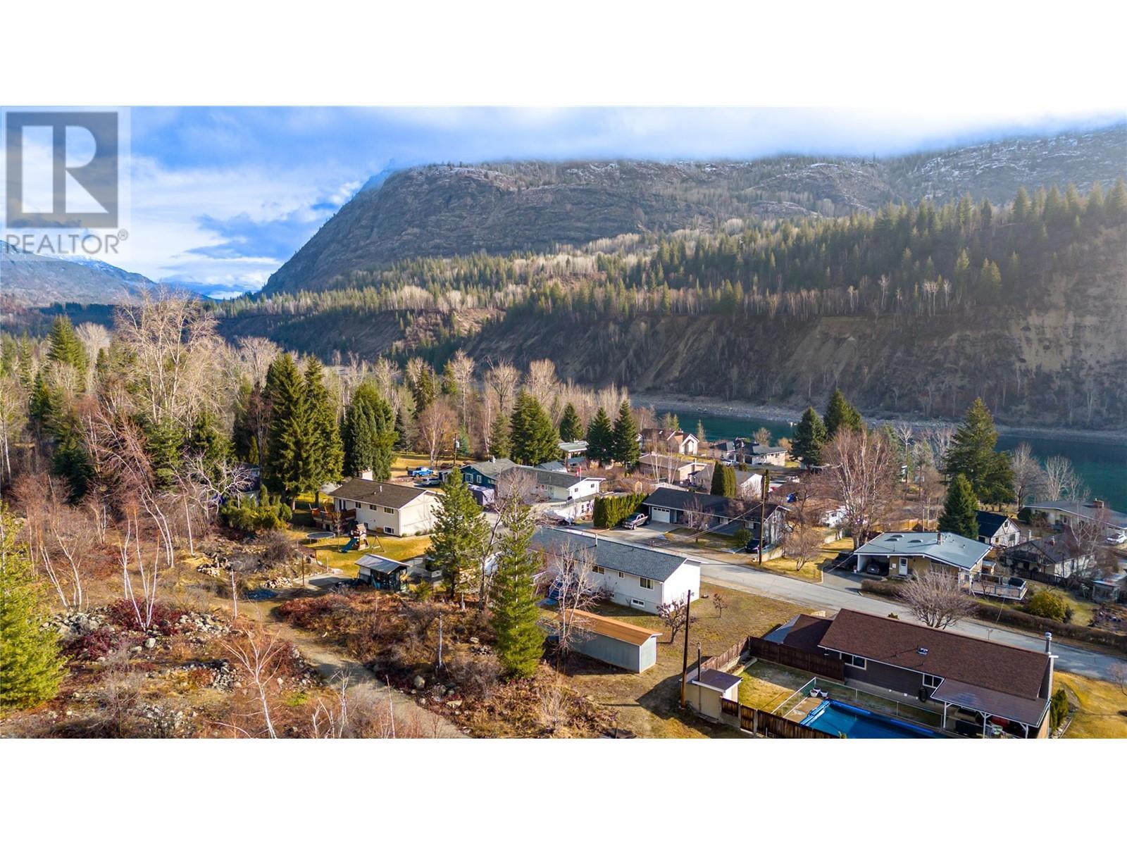 Property at 456 2nd Avenue image 3