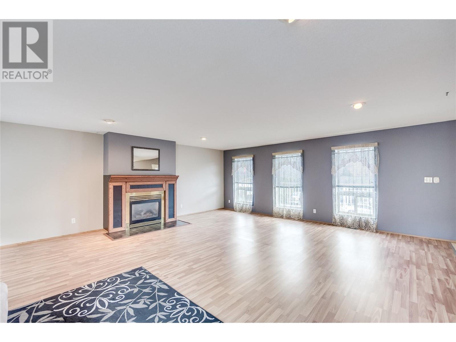 Property at 456 2nd Avenue image 4