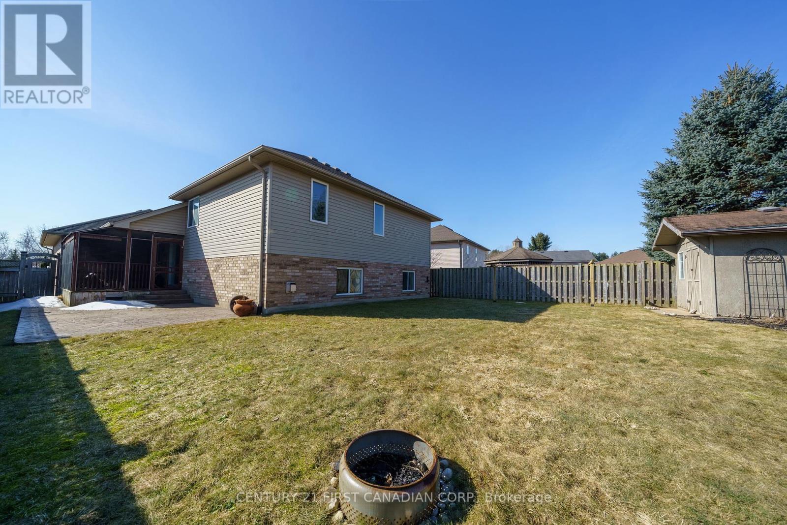 208 Forest Grove Crescent, Thames Centre, Ontario  N0L 1G3 - Photo 26 - X12023963