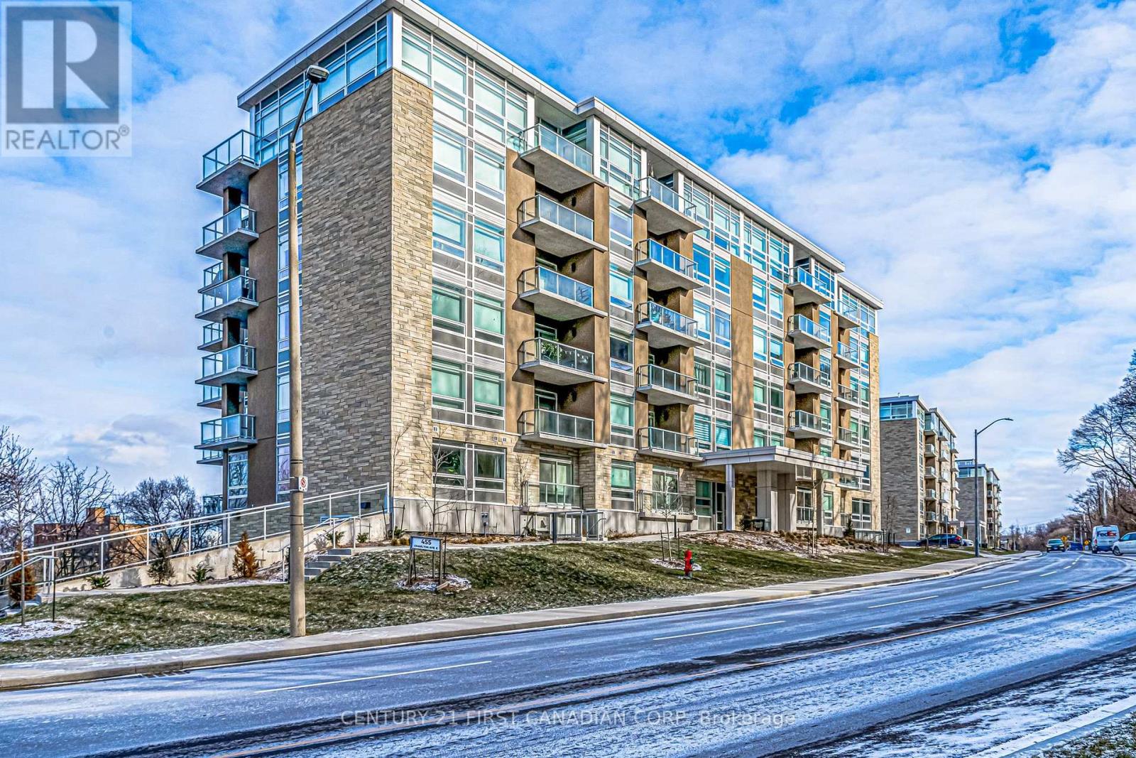 Property at 103 - 455 CHARLTON AVENUE image 3