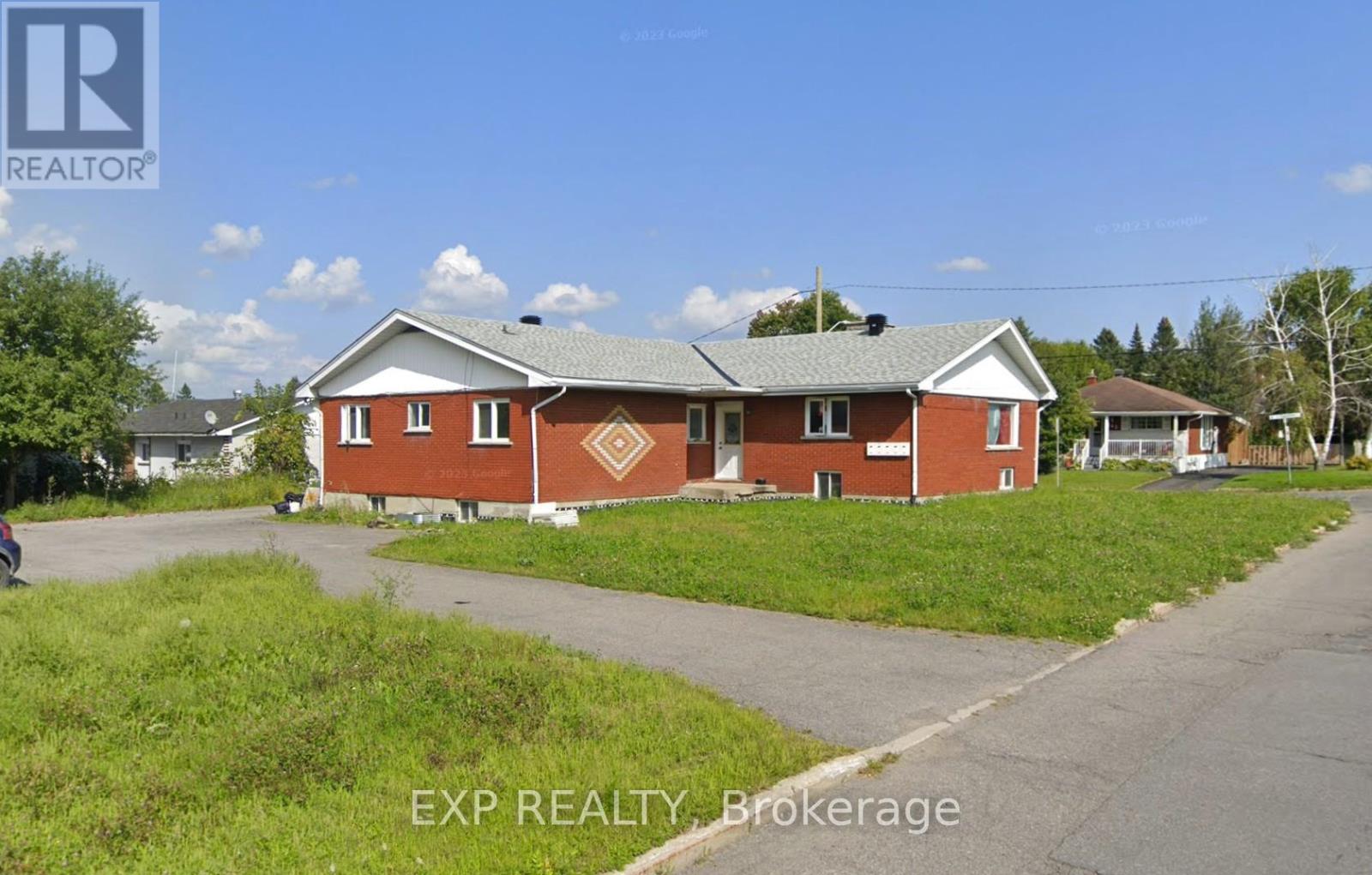 540 Champlain Street, Hawkesbury, Ontario  K6A 2C4 - Photo 1 - X12023976
