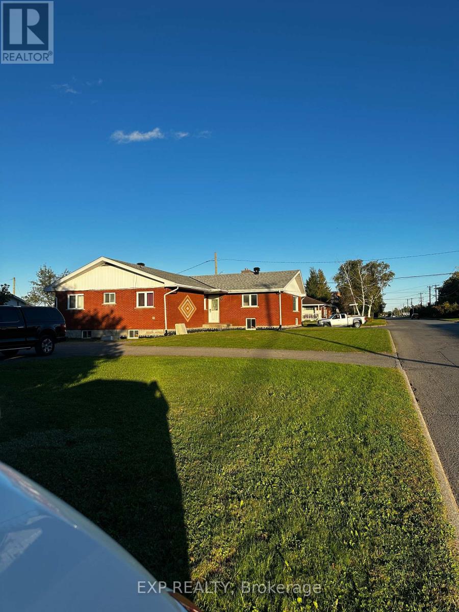 540 Champlain Street, Hawkesbury, Ontario  K6A 2C4 - Photo 23 - X12023976