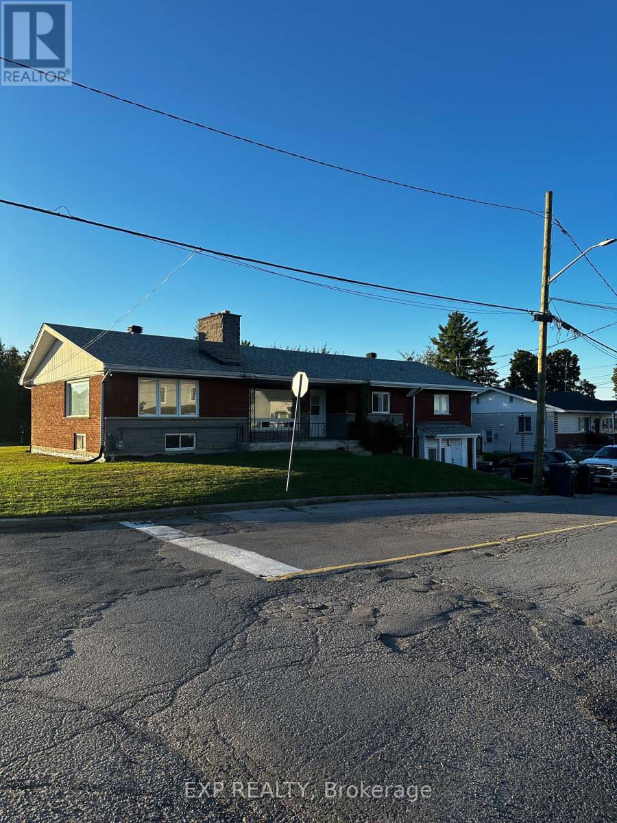 540 Champlain Street, Hawkesbury, Ontario  K6A 2C4 - Photo 3 - X12023976