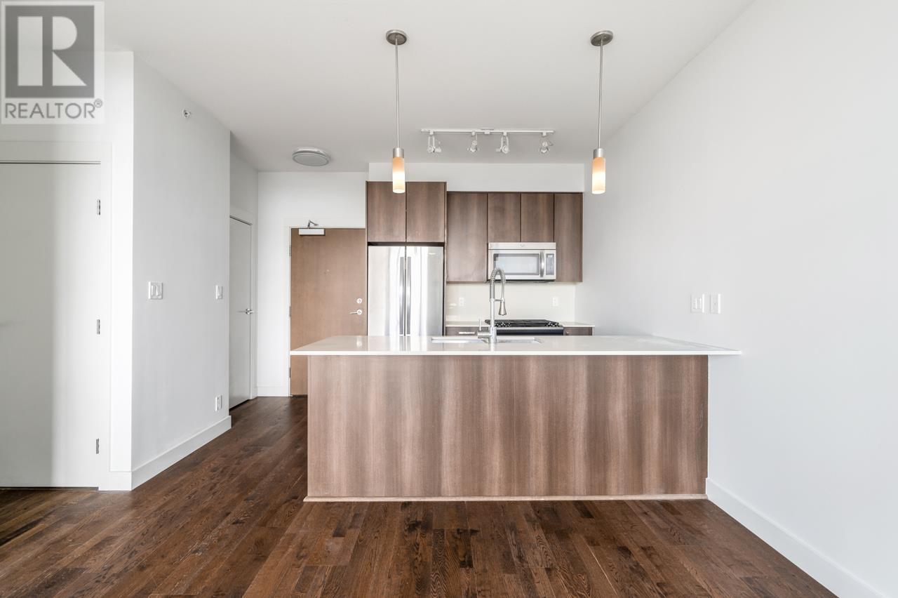 Listing Picture 16 of 26 : 401 7088 14TH AVENUE, Burnaby / 本拿比 - 魯藝地產 Yvonne Lu Group - MLS Medallion Club Member