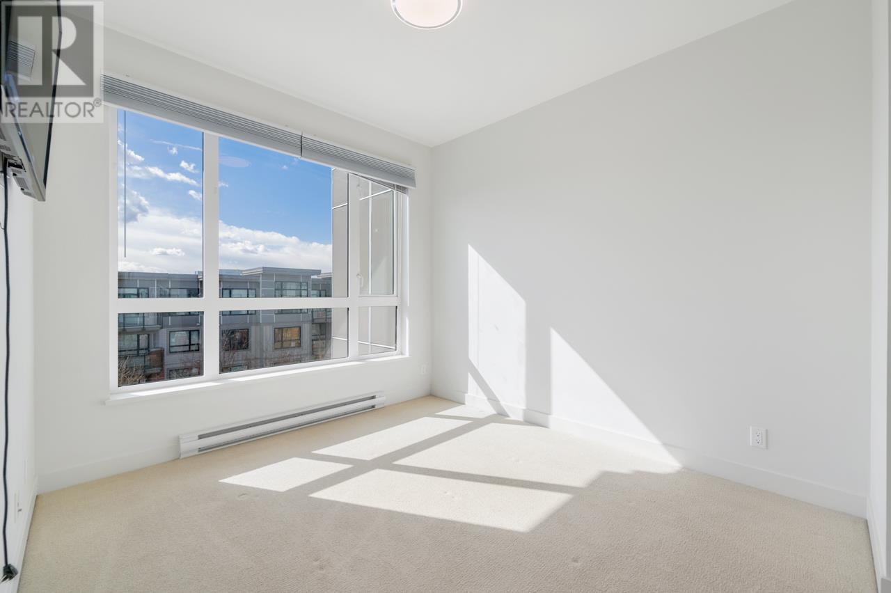 Listing Picture 18 of 26 : 401 7088 14TH AVENUE, Burnaby / 本拿比 - 魯藝地產 Yvonne Lu Group - MLS Medallion Club Member
