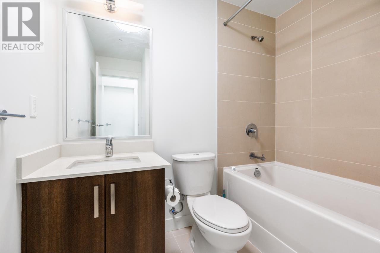 Listing Picture 22 of 26 : 401 7088 14TH AVENUE, Burnaby / 本拿比 - 魯藝地產 Yvonne Lu Group - MLS Medallion Club Member