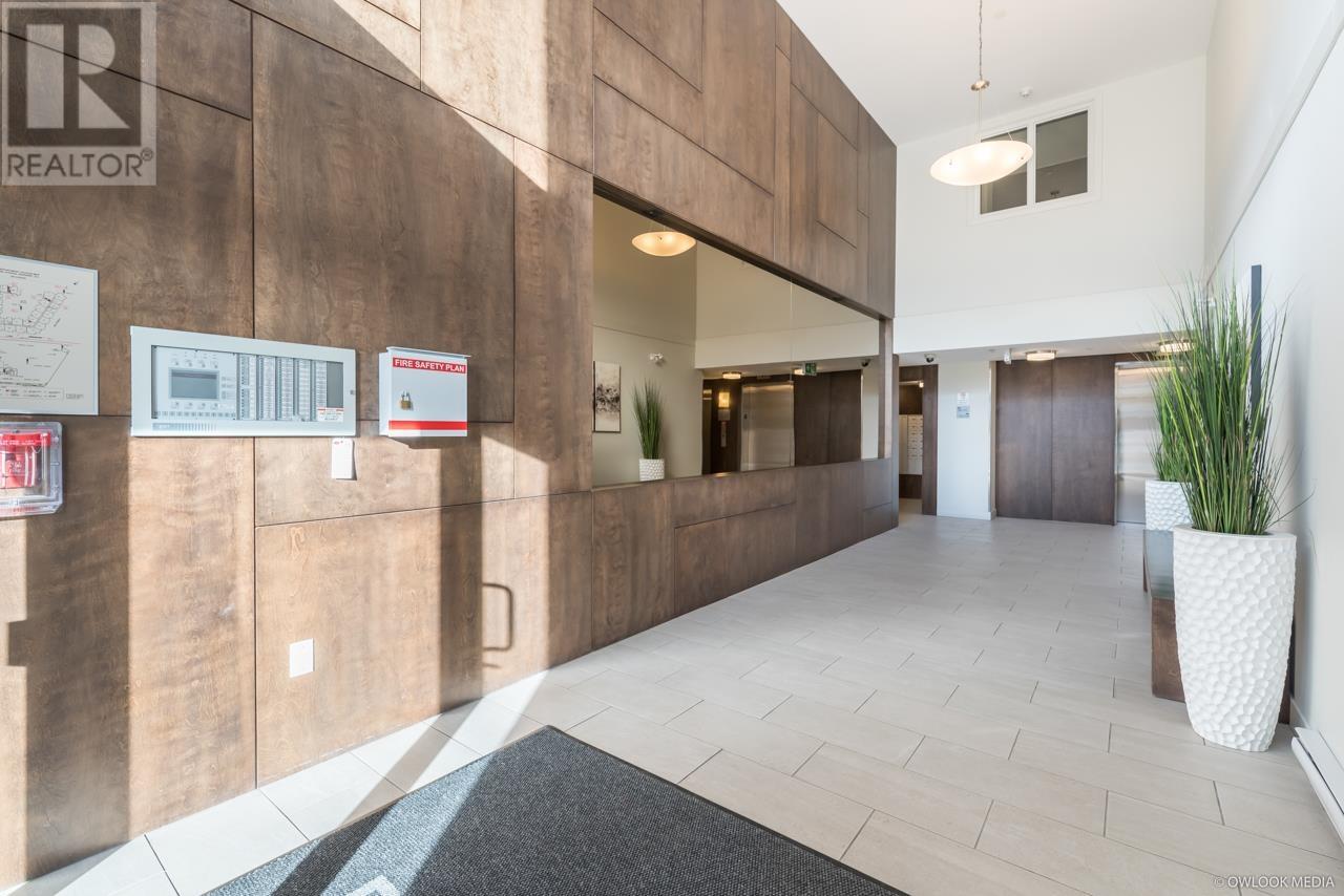 Listing Picture 9 of 26 : 401 7088 14TH AVENUE, Burnaby / 本拿比 - 魯藝地產 Yvonne Lu Group - MLS Medallion Club Member