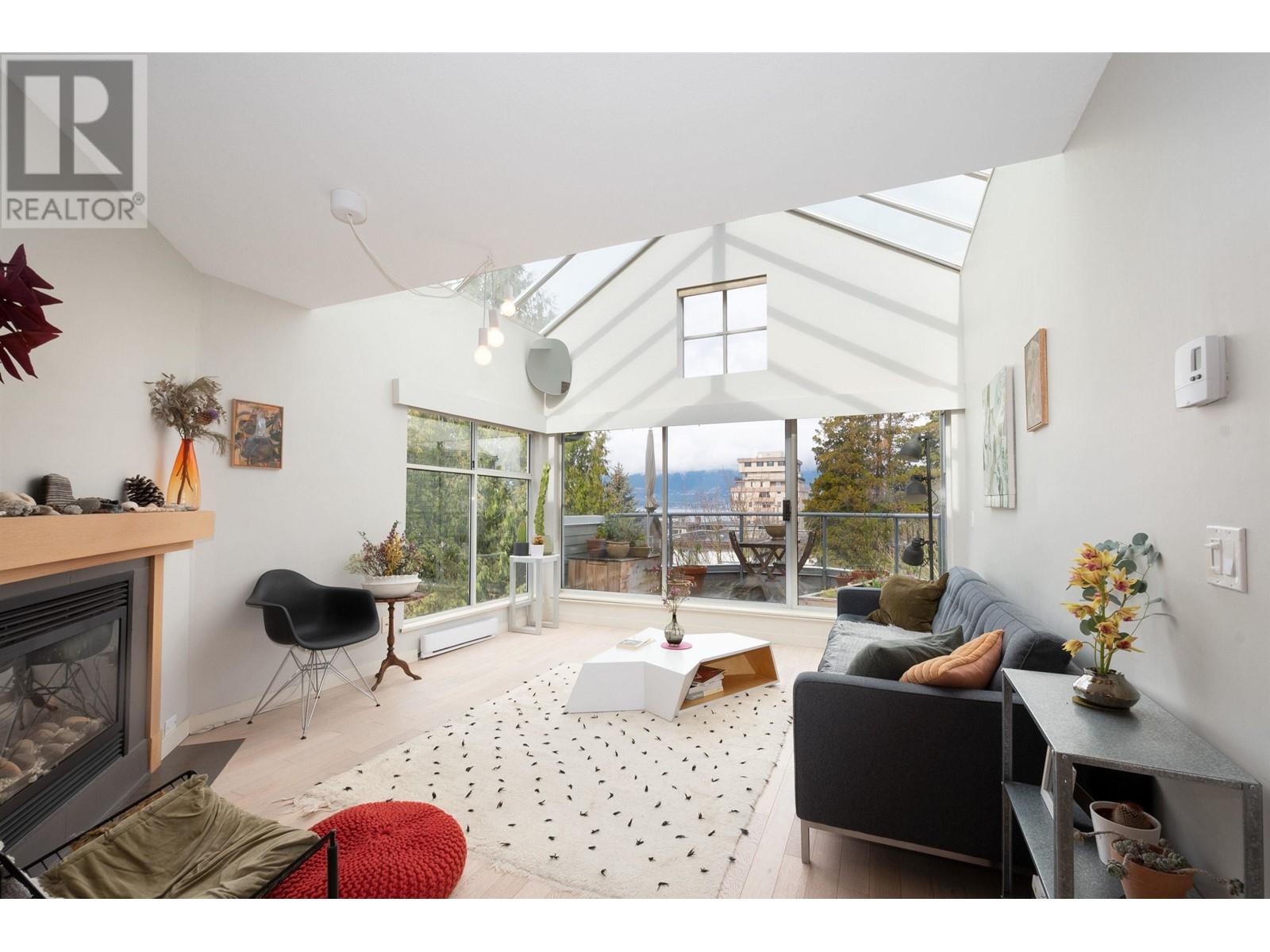 403 2250 W 3rd Avenue, Vancouver, British Columbia  V6K 1L4 - Photo 3 - R2978489