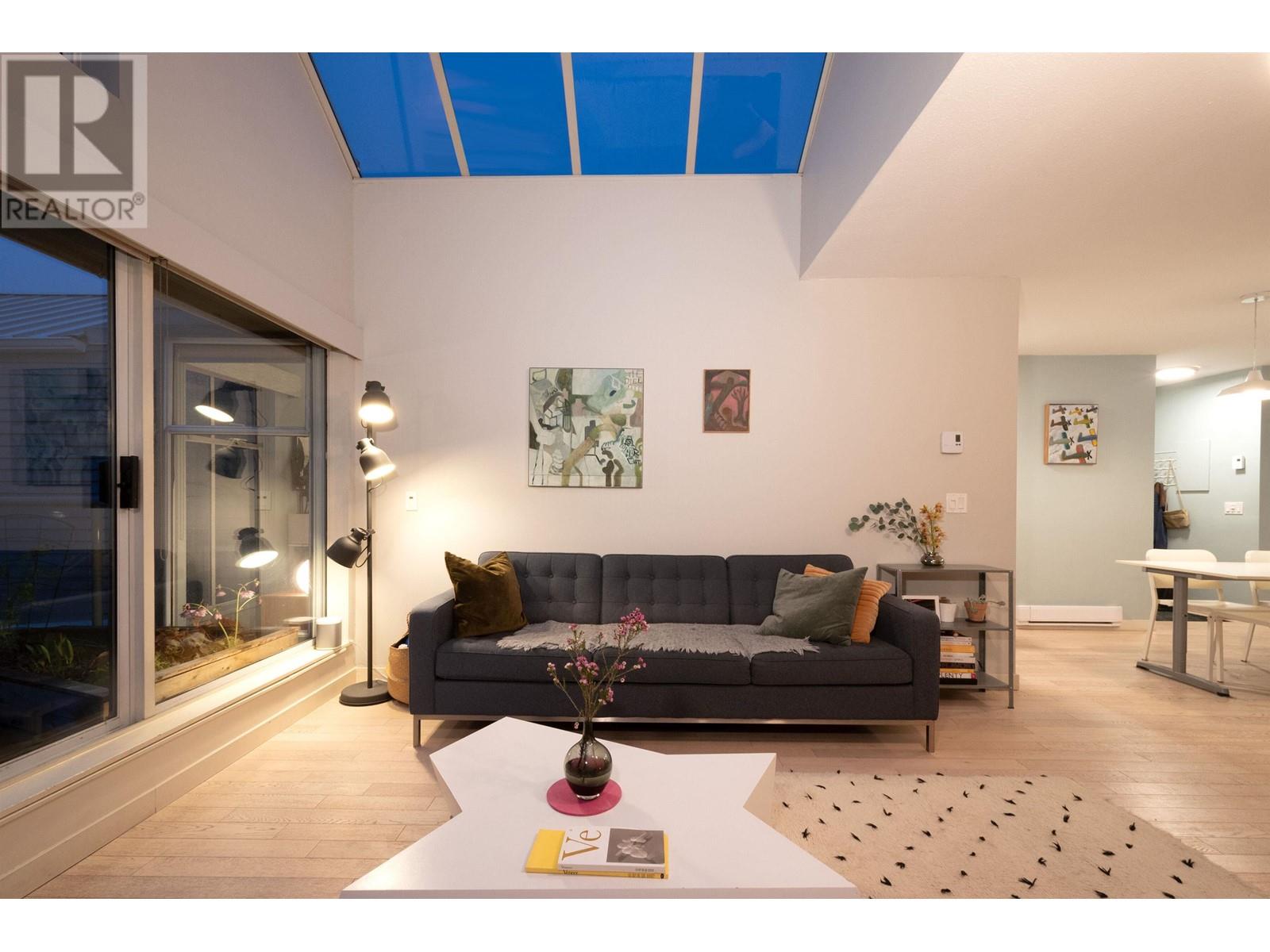 403 2250 W 3rd Avenue, Vancouver, British Columbia  V6K 1L4 - Photo 4 - R2978489