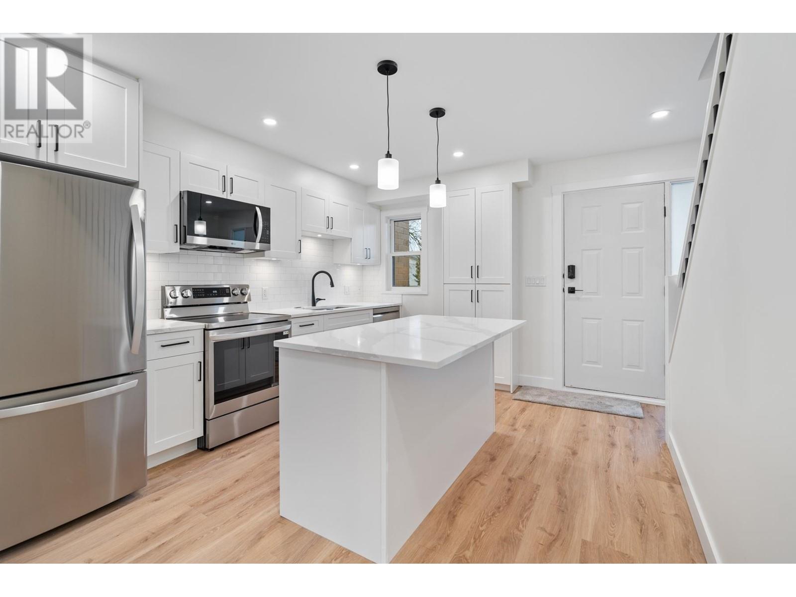 7423 13TH AVENUE, Burnaby